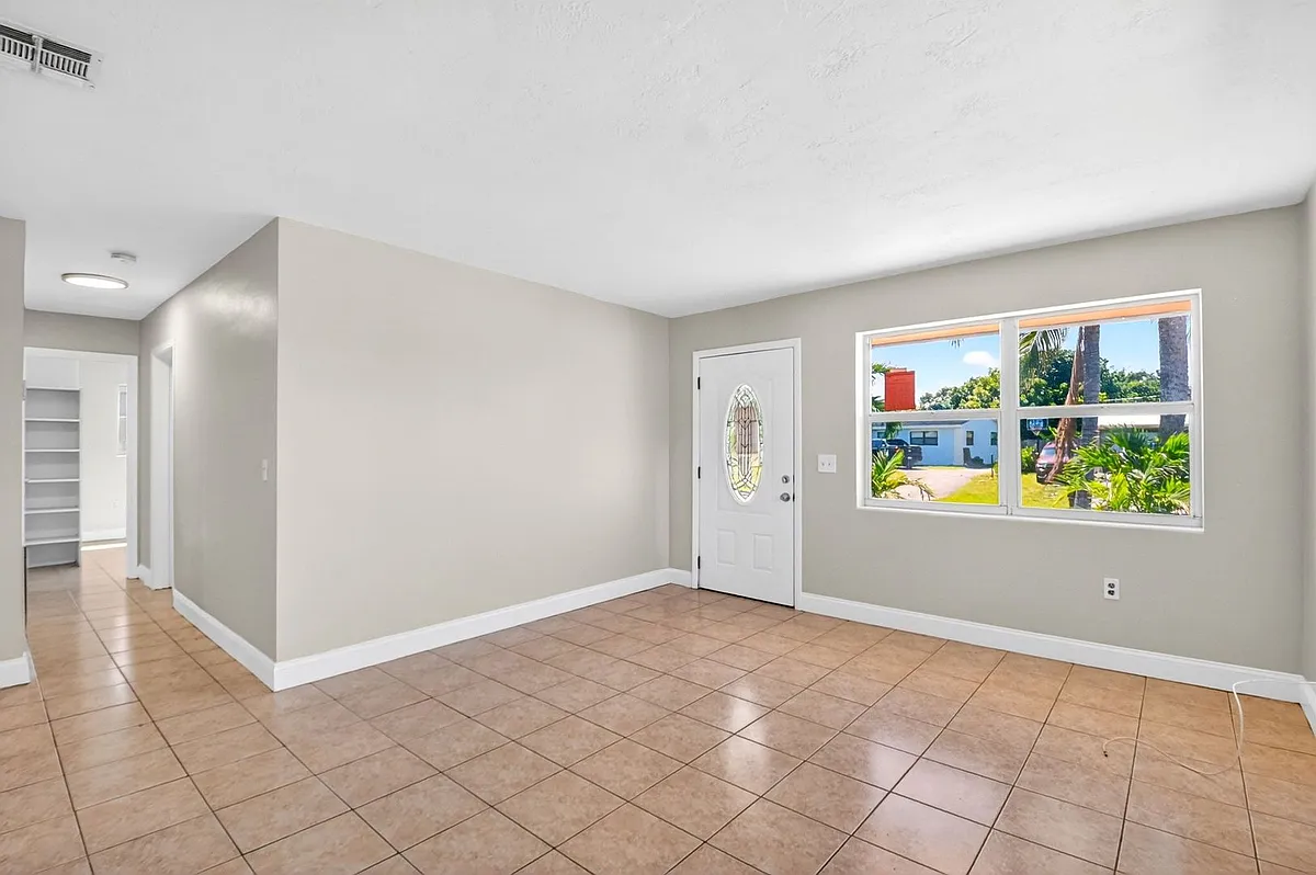 Building Photo - 775 Snead Cir