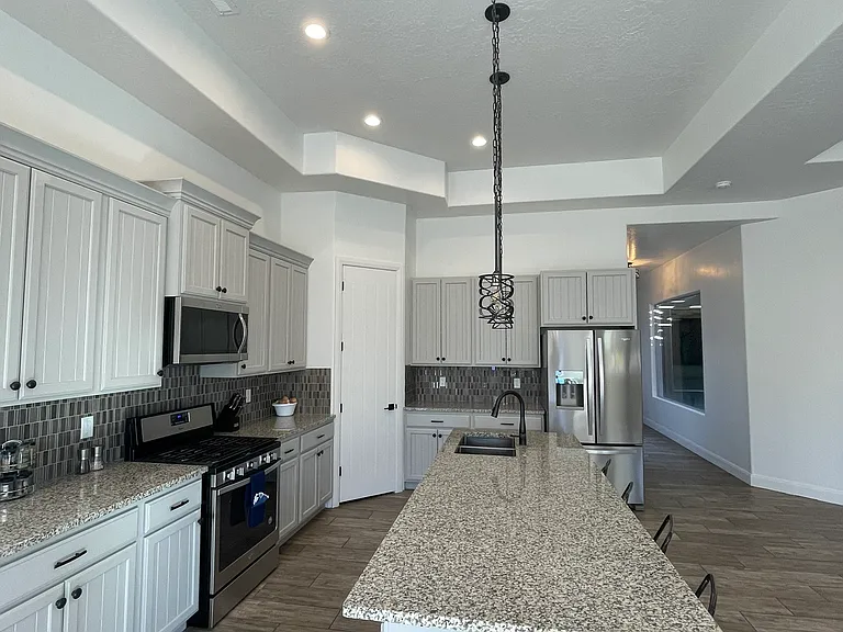 3212 S 4900 W — Photo 8