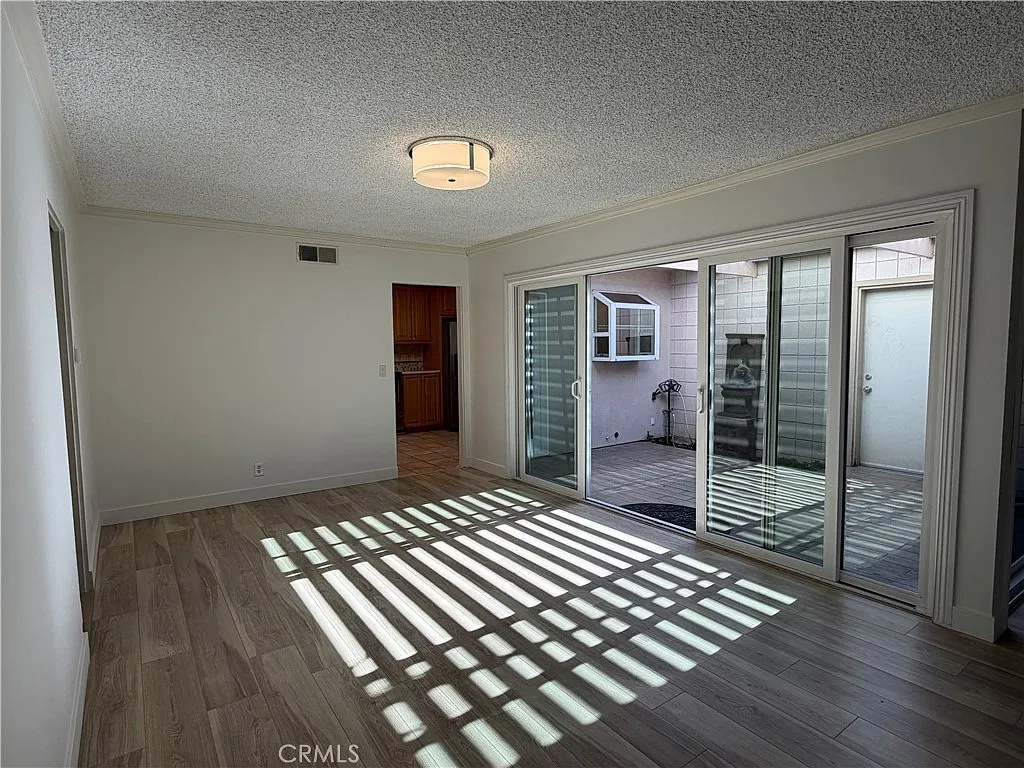 2 bed, 1398 sqft, $3,400 — Photo 2