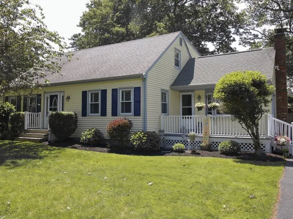 6 Jeffrey Ln, Assonet, MA 02702
