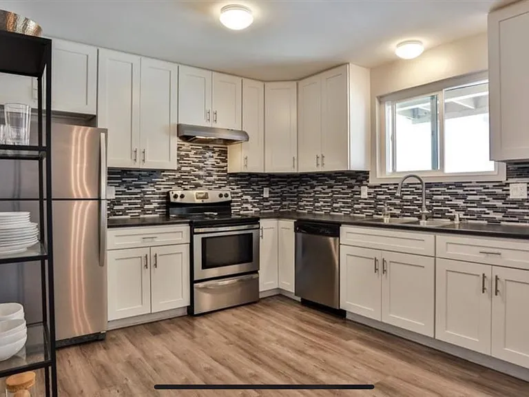 5960 Lauretta St — Photo 2