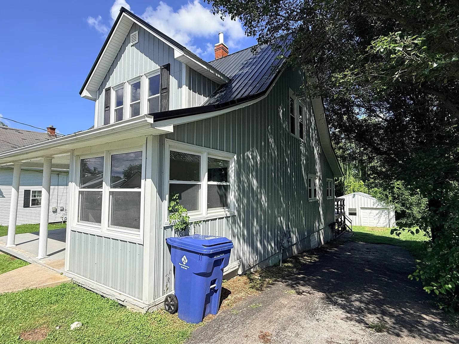 3 bed, 2.5 bath, 1390 sqft, $1,300 — Photo 3