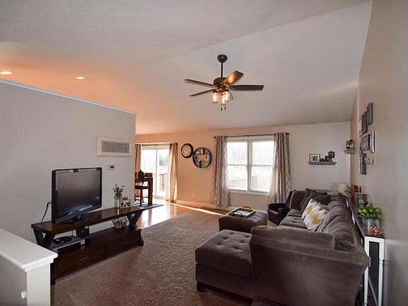 5th image of 10949 Lance Ave