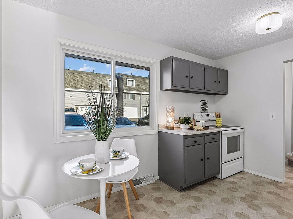 1st image of 411 Dorland Pl