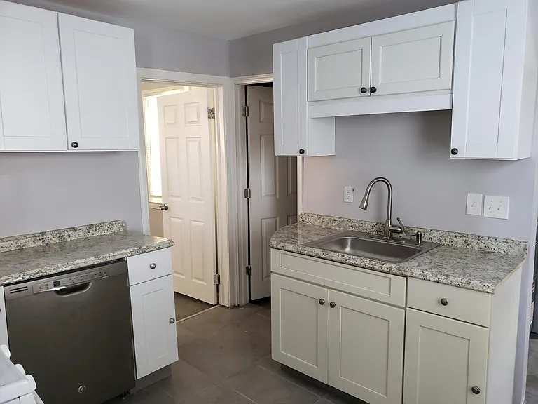 8054 Republic Ave — Photo 4