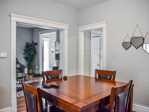 3rd image of 79 W Glenwood Ave