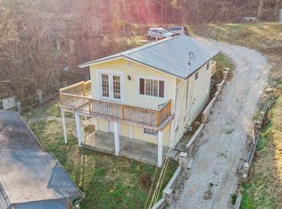 3302-3304 Springhaven St, Catlettsburg, KY 41129