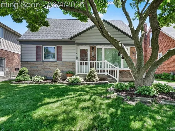 9709 Park Ave, Allen Park, MI 48101