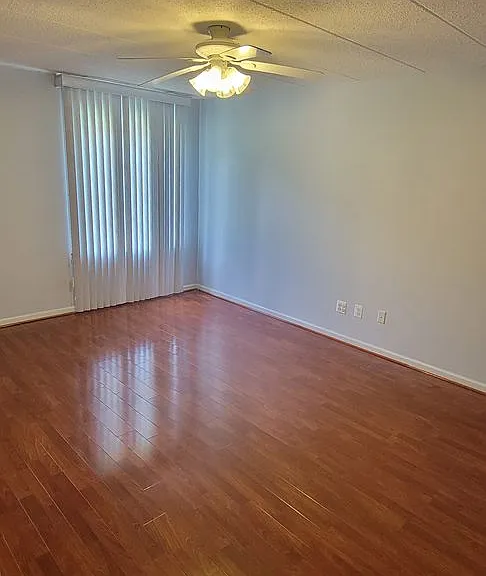 1225 Norwalk Rd #5 — Photo 5