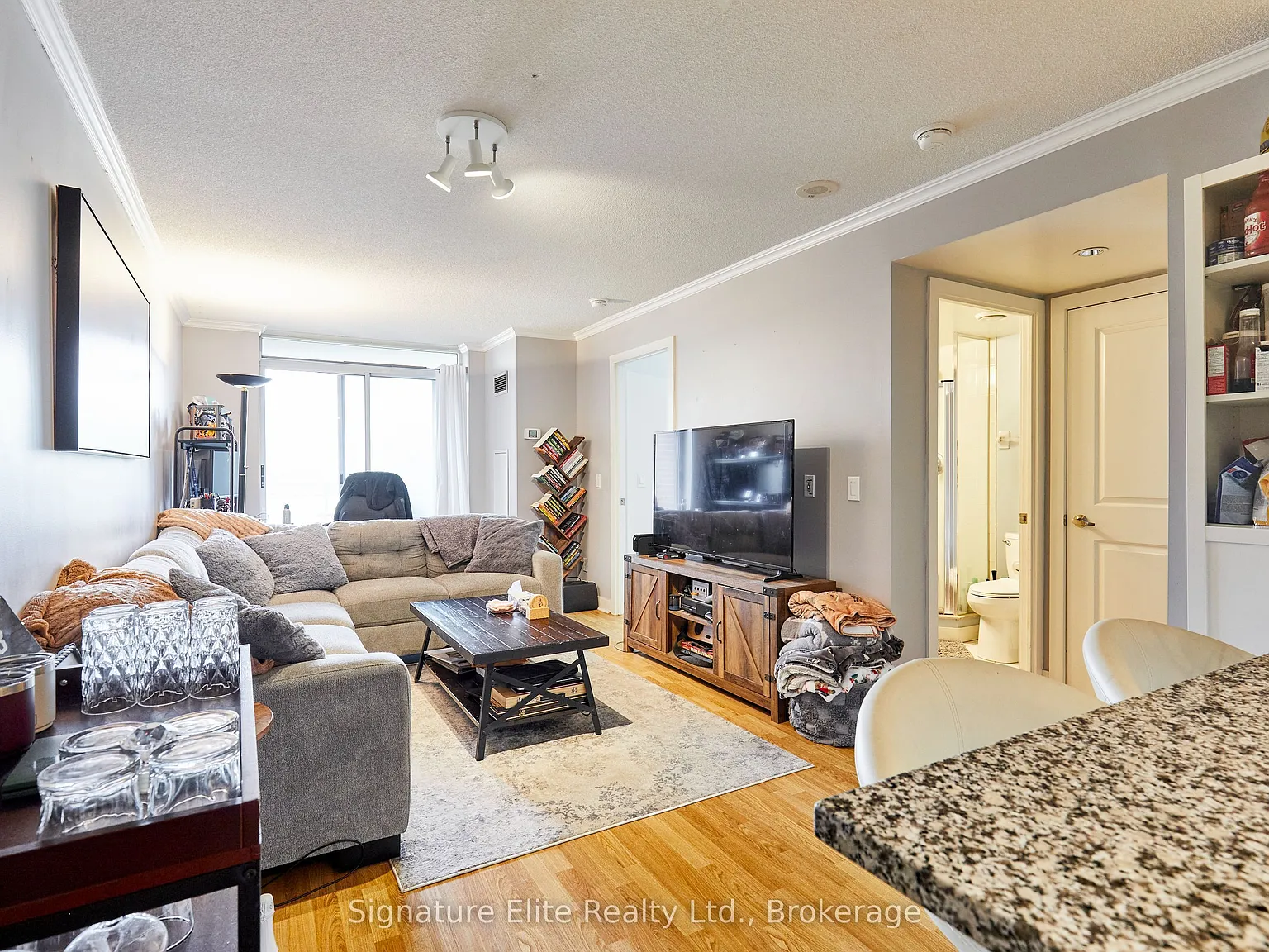 2 bed, $3,200 — Photo 2