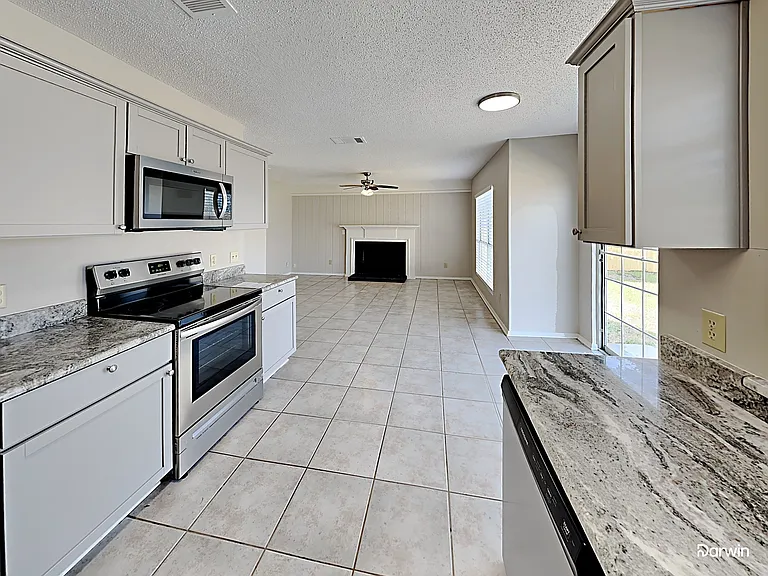 2508 Creekwood Ln — Photo 2