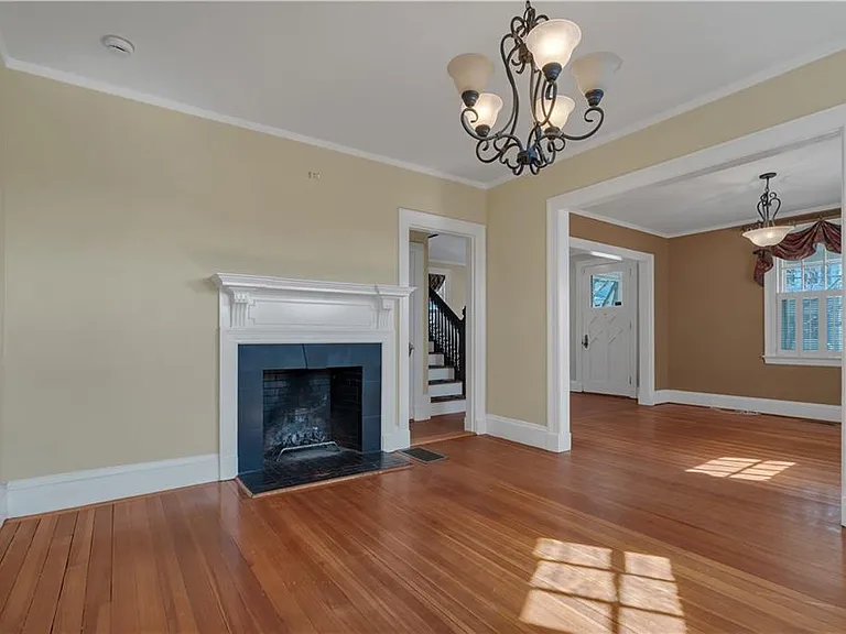 98 Butler Ave — Photo 13