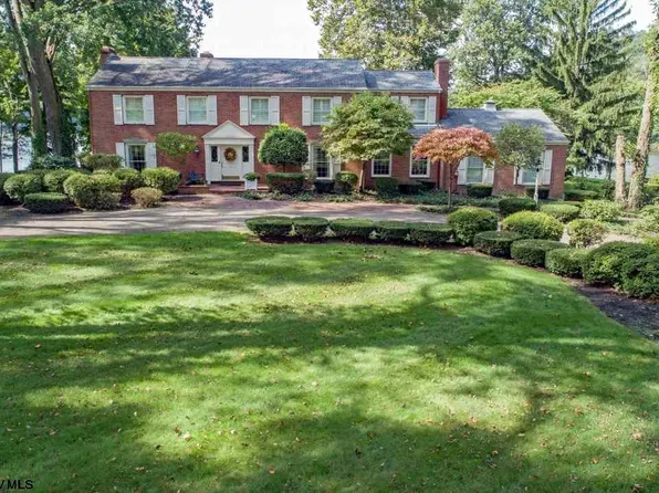 445 Lakeview Dr, Morgantown, WV 26508