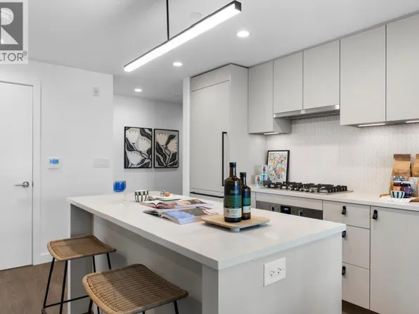 1680 E 12th Ave #502, Vancouver, BC V5N 1Z9