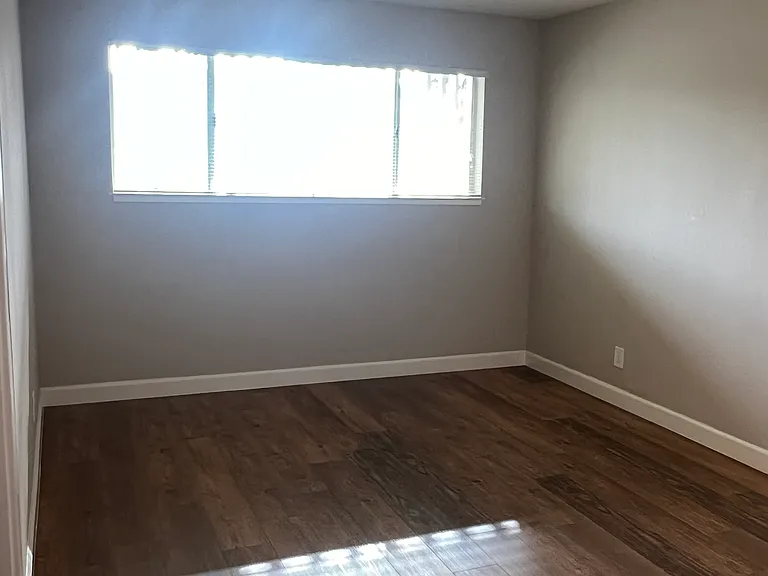 Country Sharon Apartments — Photo 14