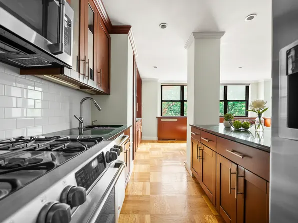 239 East 79th Street image 3 of 11