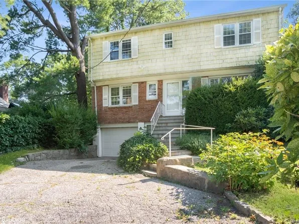47 Hommocks Rd, Larchmont, NY 10538