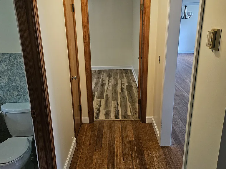 1501 Oak St — Photo 11