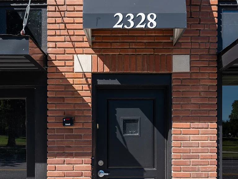 2328 E Douglas Ave — Photo 12