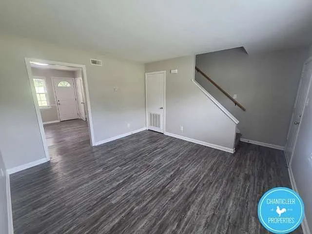 501 Greenbriar Rd #F — Photo 6