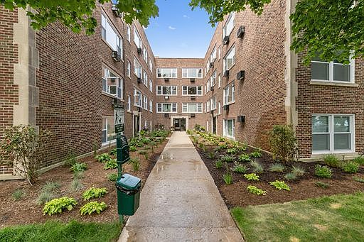 2nd image of 7630 N Eastlake Ter APT 1W
