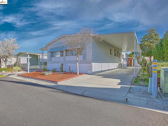 2nd image of 275 Luau Dr