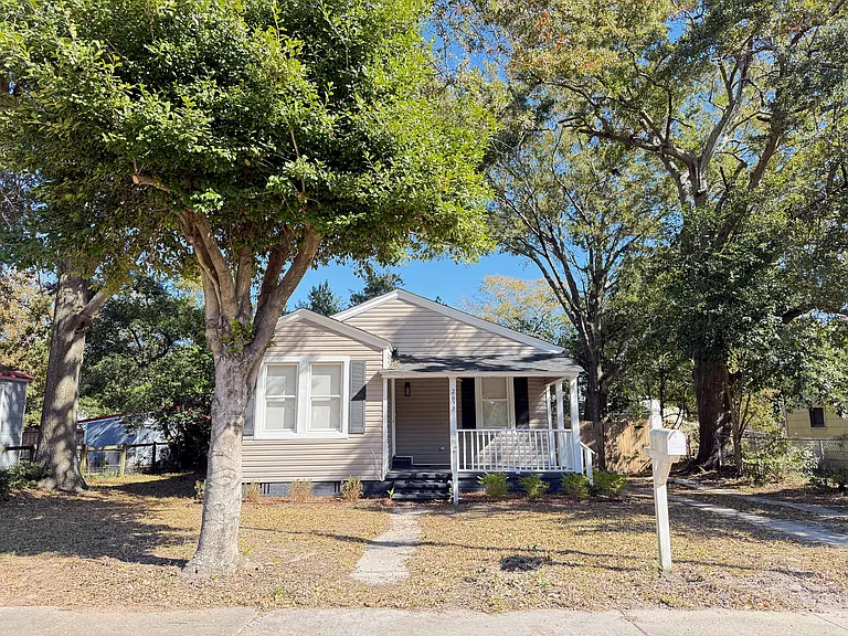 2639 Oregon Ave — Photo 1