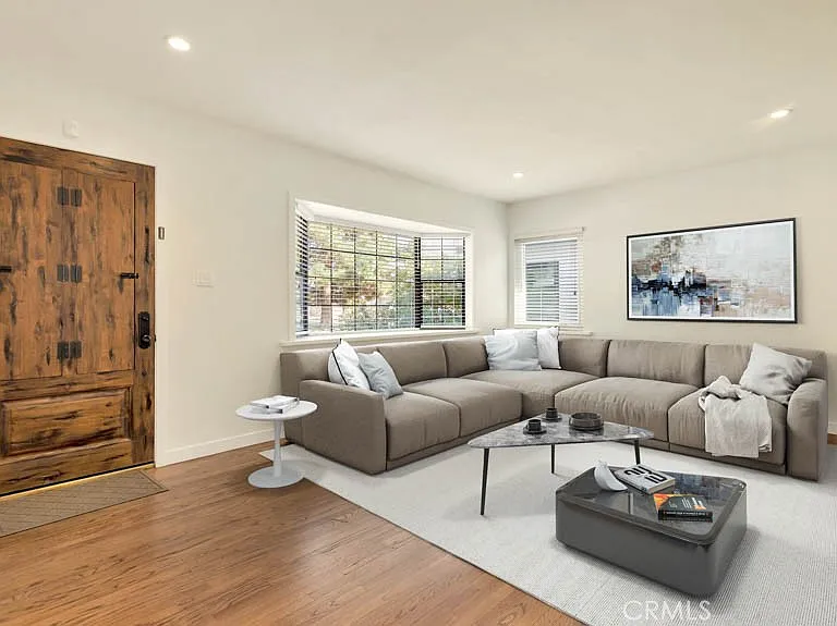 10139 Hillview Ave — Photo 3