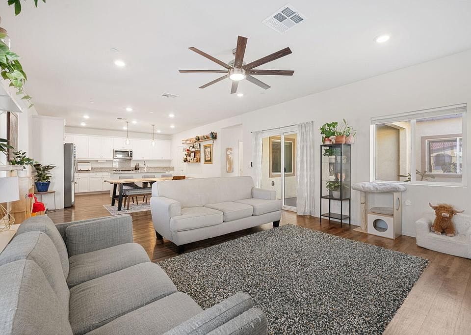 1st image of 67413 Rio Naches Rd