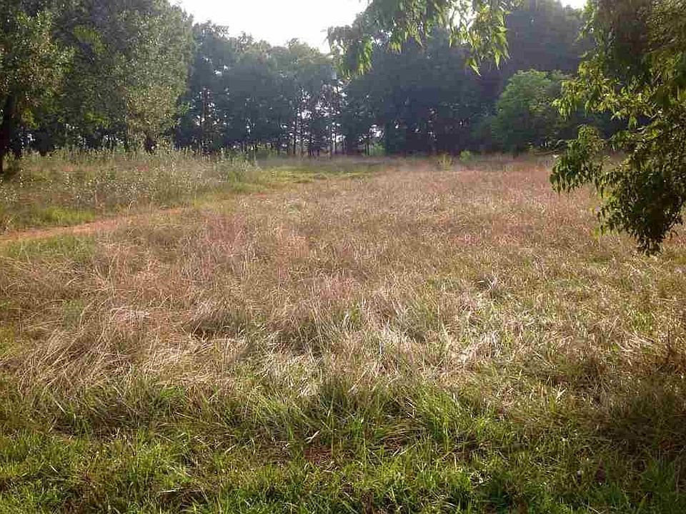 2nd image of 107 Travis Ln