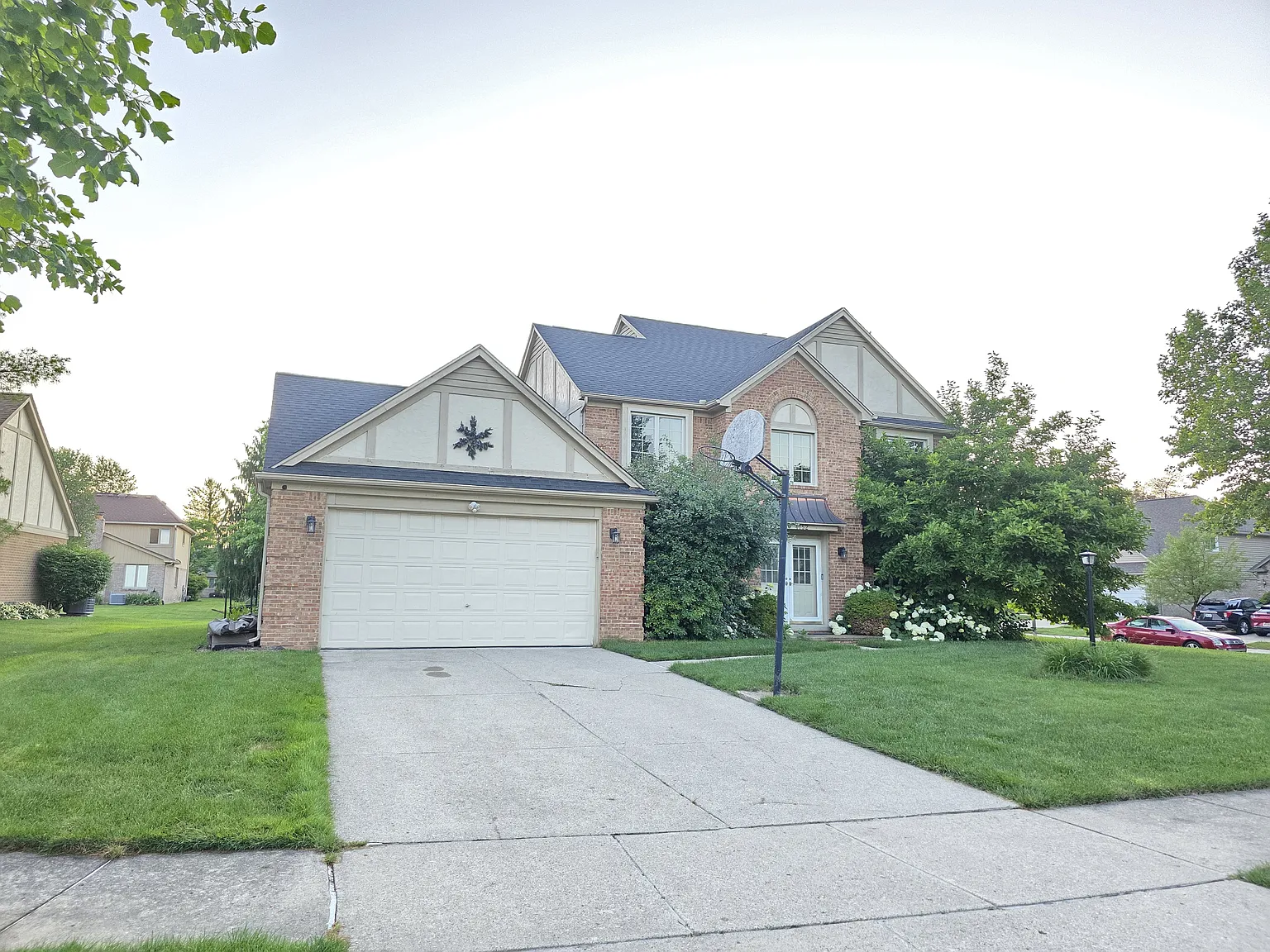 4 bed, 2.5 bath, 2750 sqft, $3,300 — Photo 1