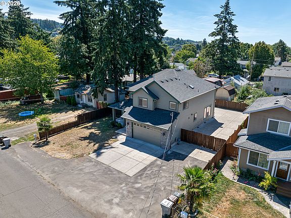 3rd image of 8328 SE Clatsop St