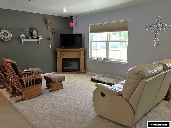 5th image of 133 Vale Dr