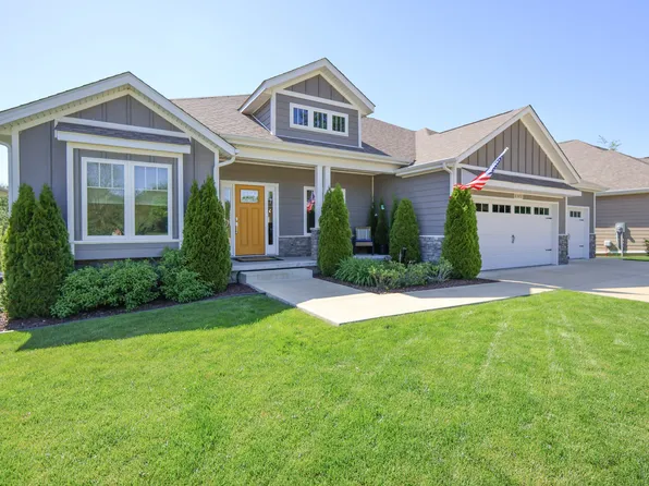 1472 Maple Ridge Ct, Columbus, IN 47201