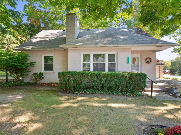 810 Horton St, Northville, MI 48167