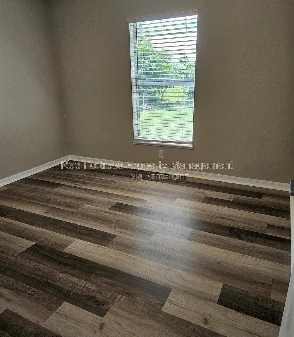 3 bed, 2.0 bath, 1672 sqft, $2,155 — Photo 3