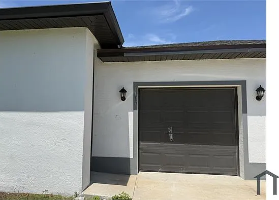 1107 Abrams Blvd