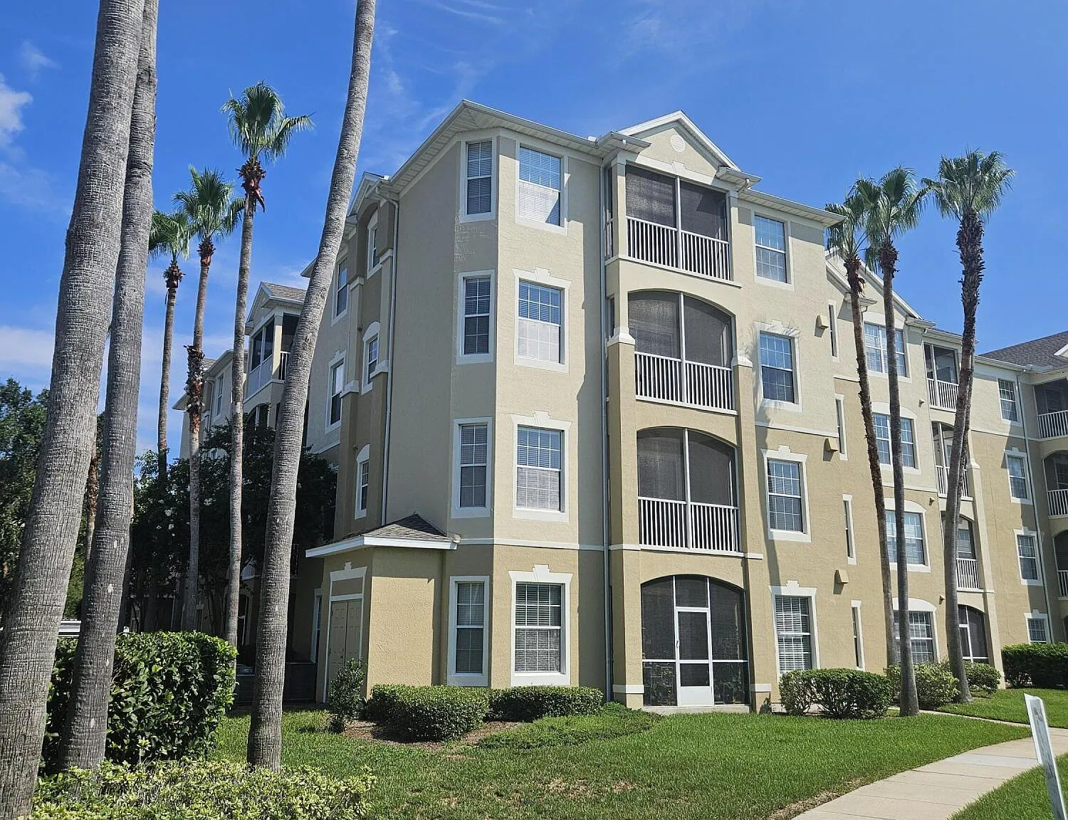 3 bed, 2.0 bath, 1247 sqft, $1,750 — Photo 3
