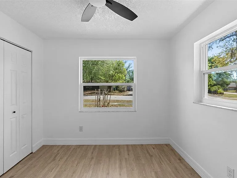 2240 Conway Dr — Photo 22