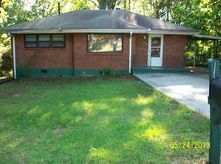 4545 Pine Dr, Forest Park, GA