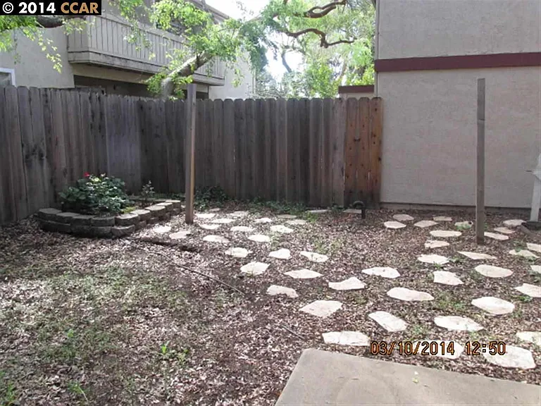 1540 Parkwood Pl — Photo 13