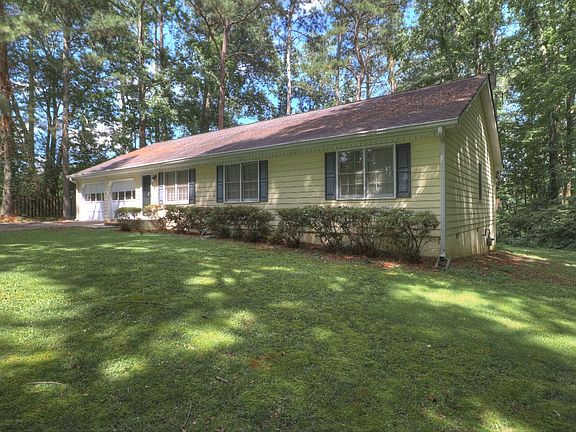 3rd image of 2105 Chaparral Dr