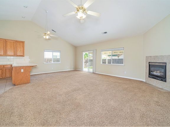 2nd image of 16 Pelican Pl
