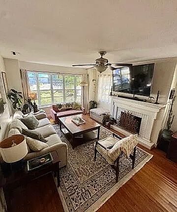 3rd image of 359 Howle Ave