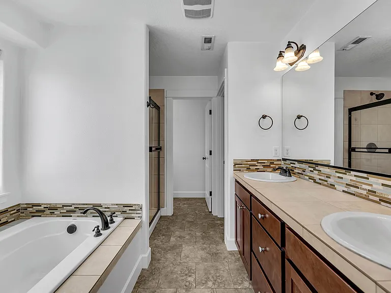 4625 N Hunt St — Photo 24