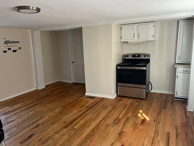 1449 Waterbury Rd #1 — Photo 9