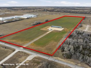 1950 NW 14th St, Abilene, KS 67410