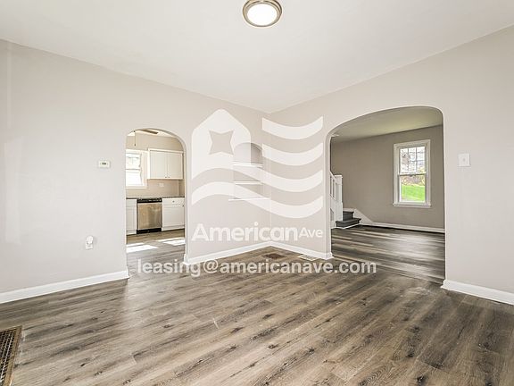 1288266_004_living_room_13671094.jpg