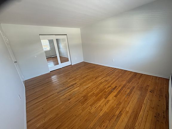 5th image of 54 Ralph Ave #54