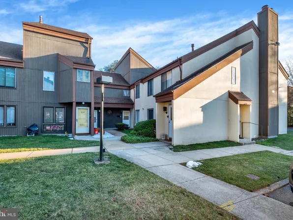 5025 S Convent Ln APT C, Philadelphia, PA 19114